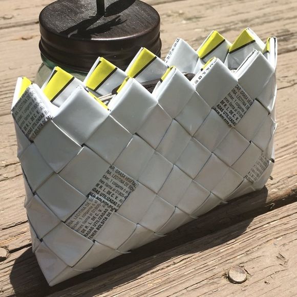 Nahui Olin | Candy Wrapper Weave Coin Wallet in White - Picture 6 of 9